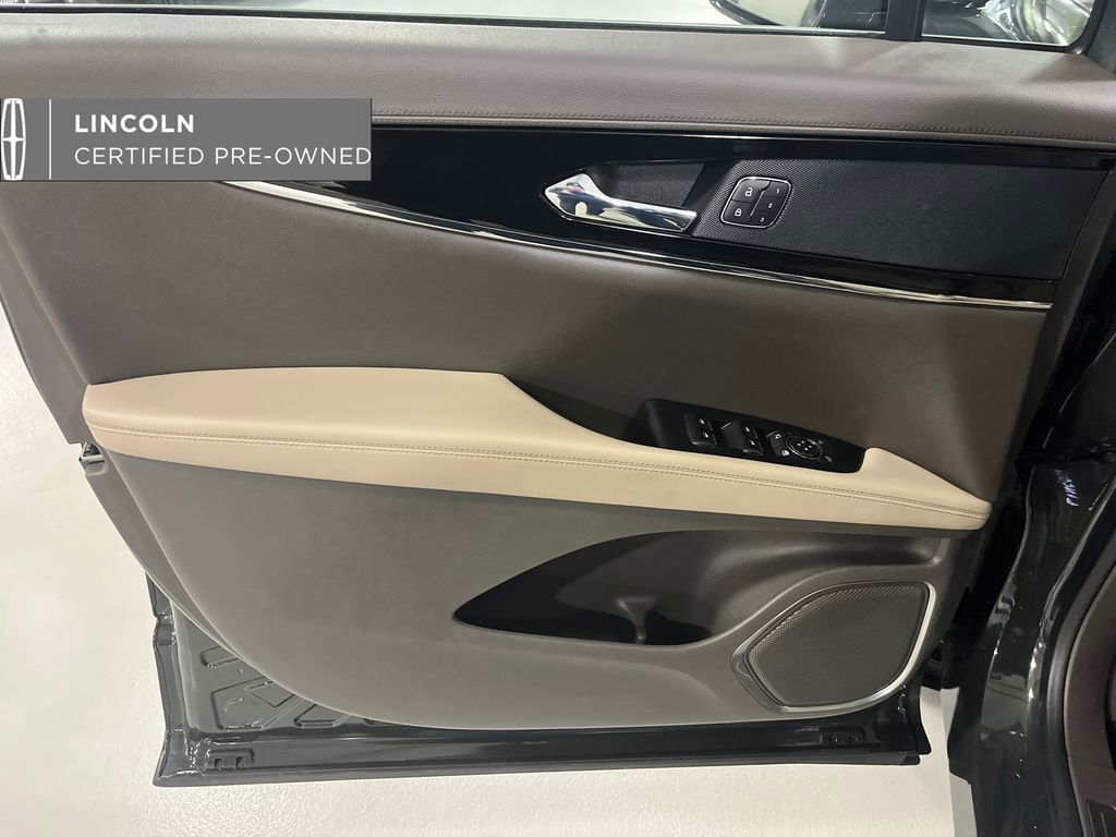 Used 2022 Lincoln Nautilus Reserve AWD/4WD image 9