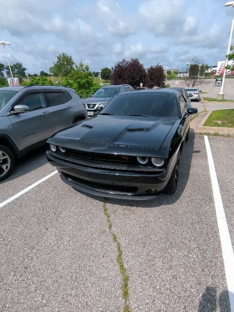 Used 2015 Dodge Challenger R/T Plus RWD image 2