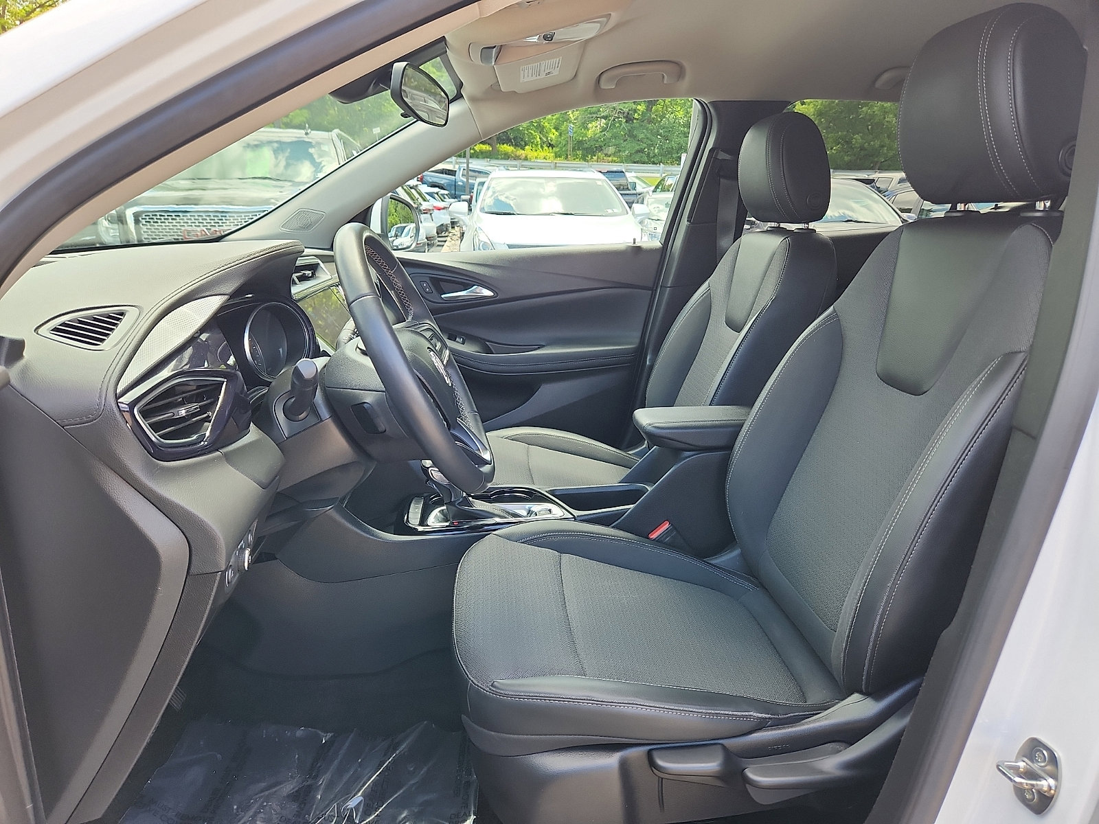 Used 2023 Buick Encore GX Preferred FWD image 13