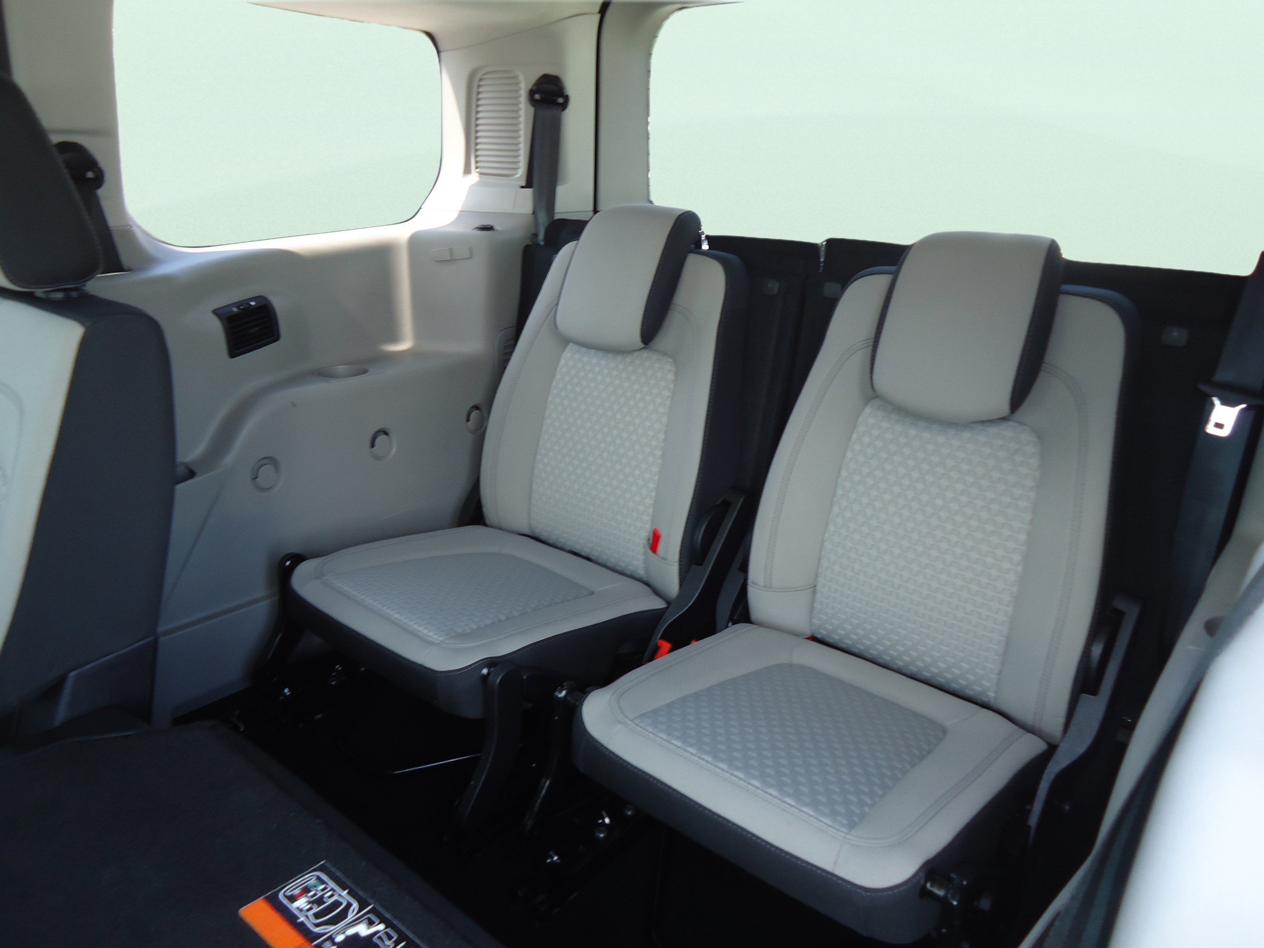 Used 2022 Ford Transit Connect XLT FWD image 26