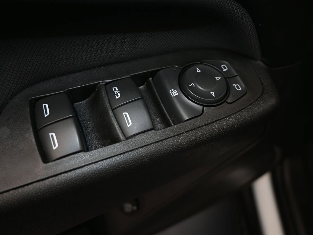 Used 2022 Chevrolet Equinox RS w/ Infotainment Package image 13