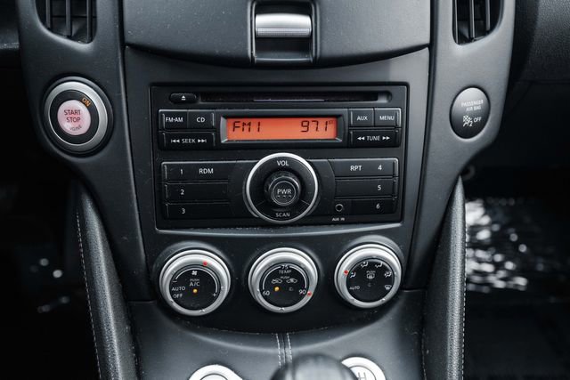 Used 2011 Nissan 370Z Touring w/ Sport Pkg image 16