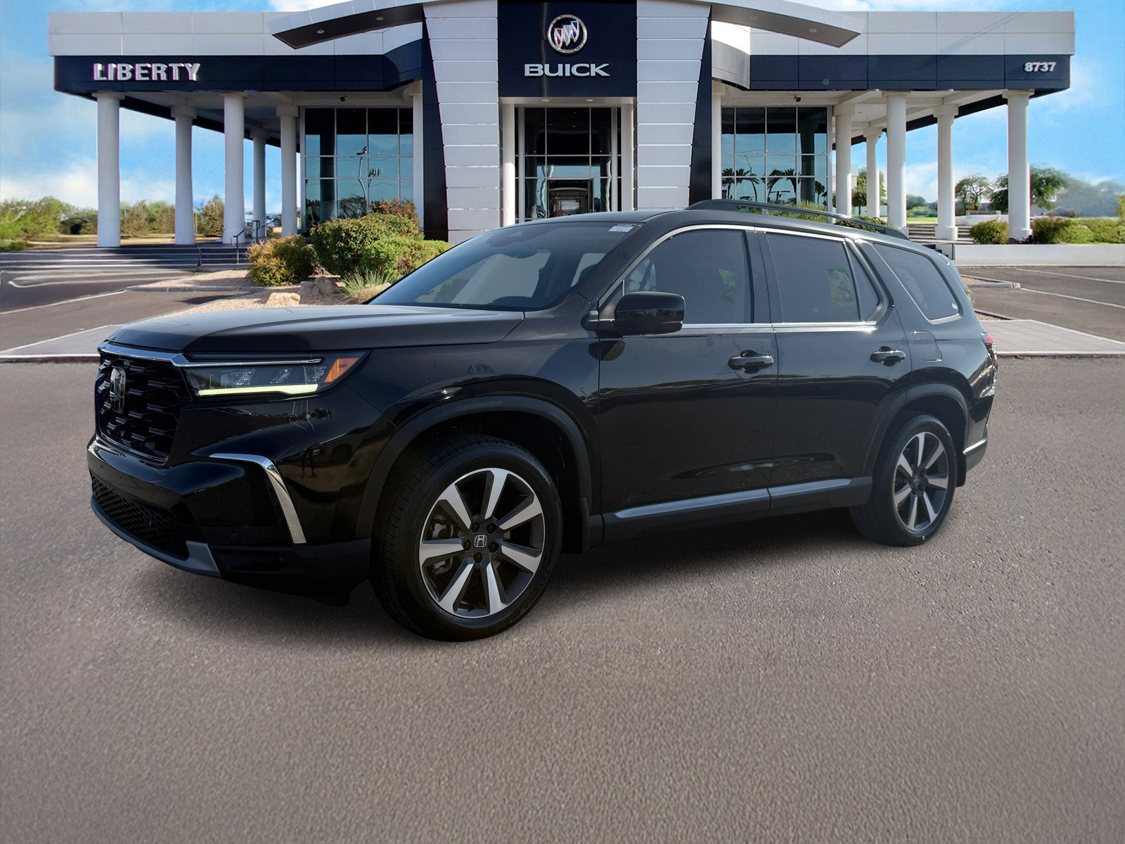 Used 2025 Honda Pilot Touring image 8