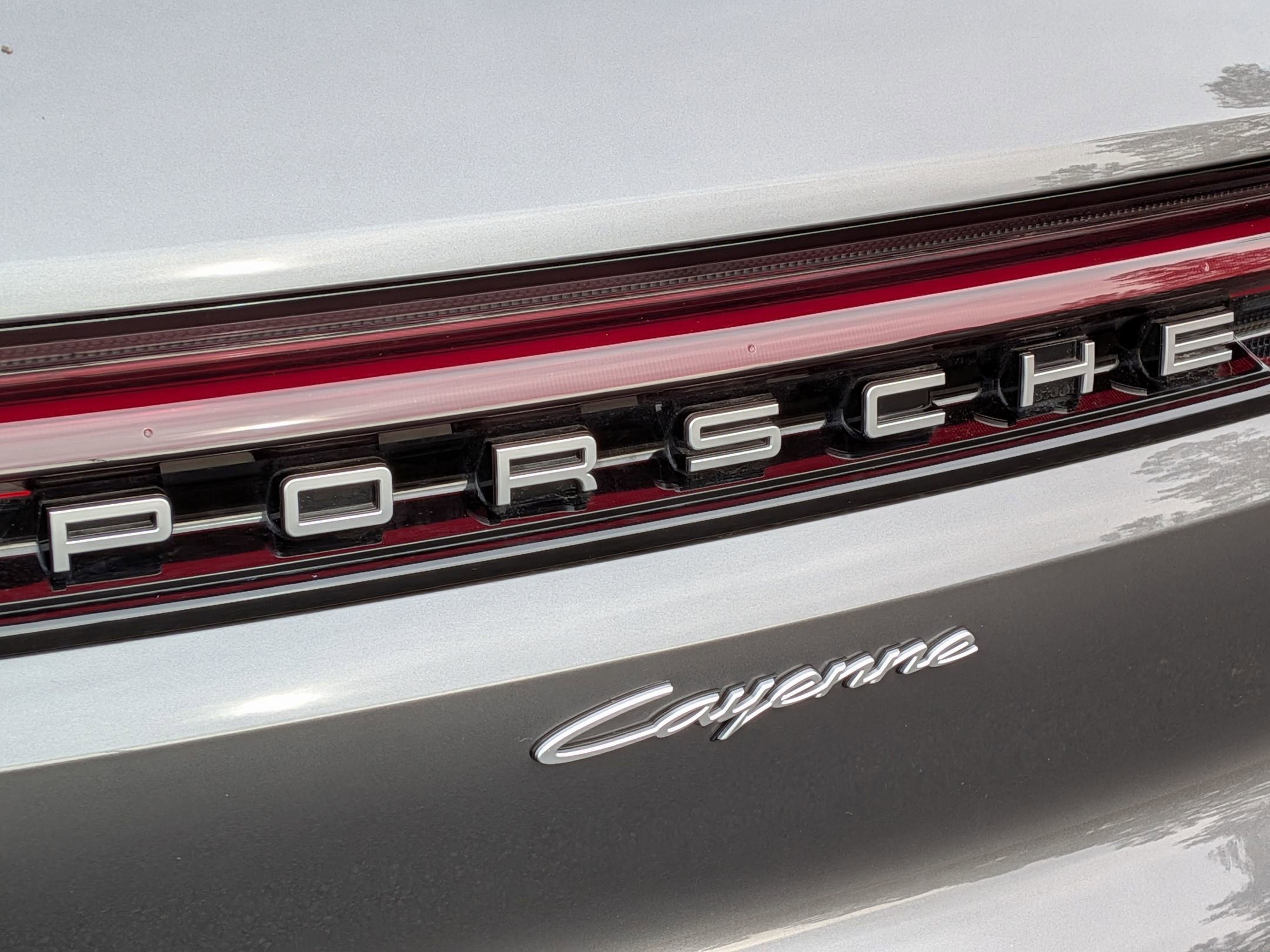 Certified 2025 Porsche Cayenne GTS AWD/4WD image 35