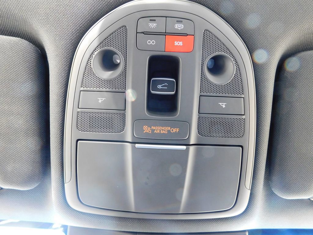 Used 2025 Genesis G70 3.3T Advanced image 23