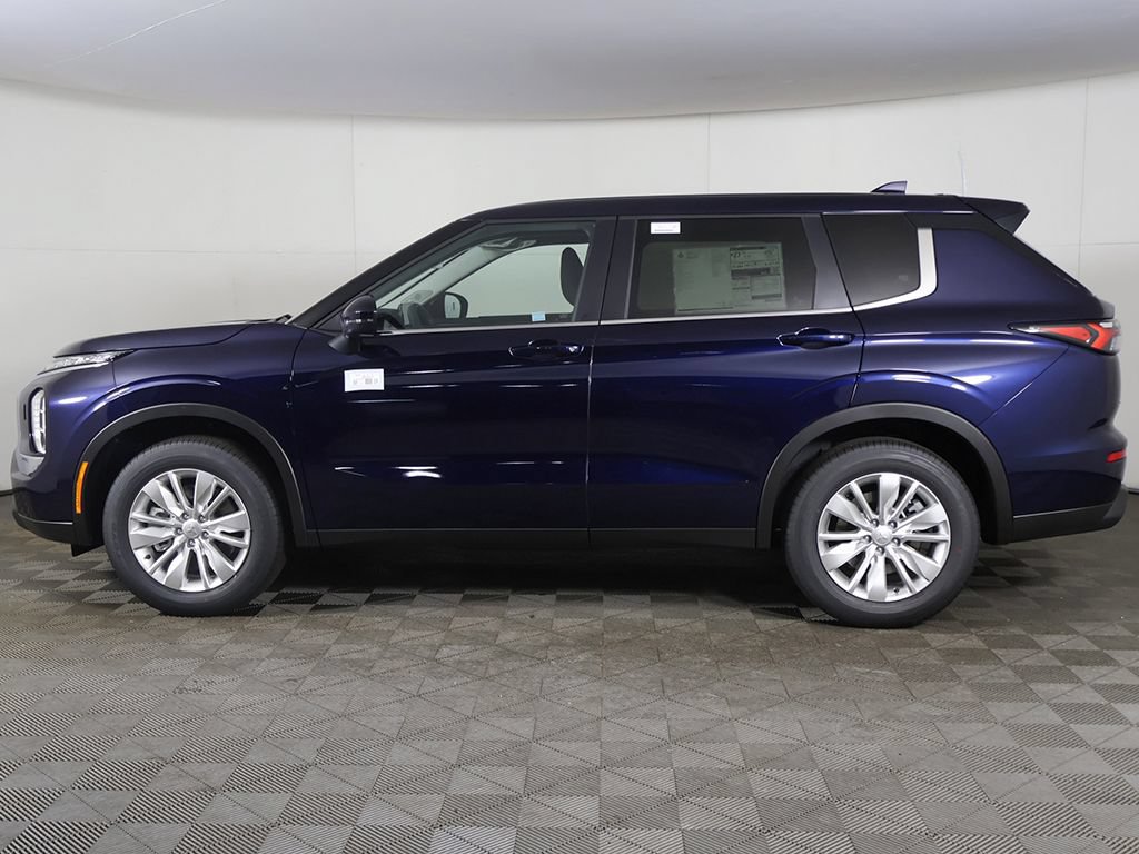 New 2026 Mitsubishi Outlander ES AWD/4WD image 17