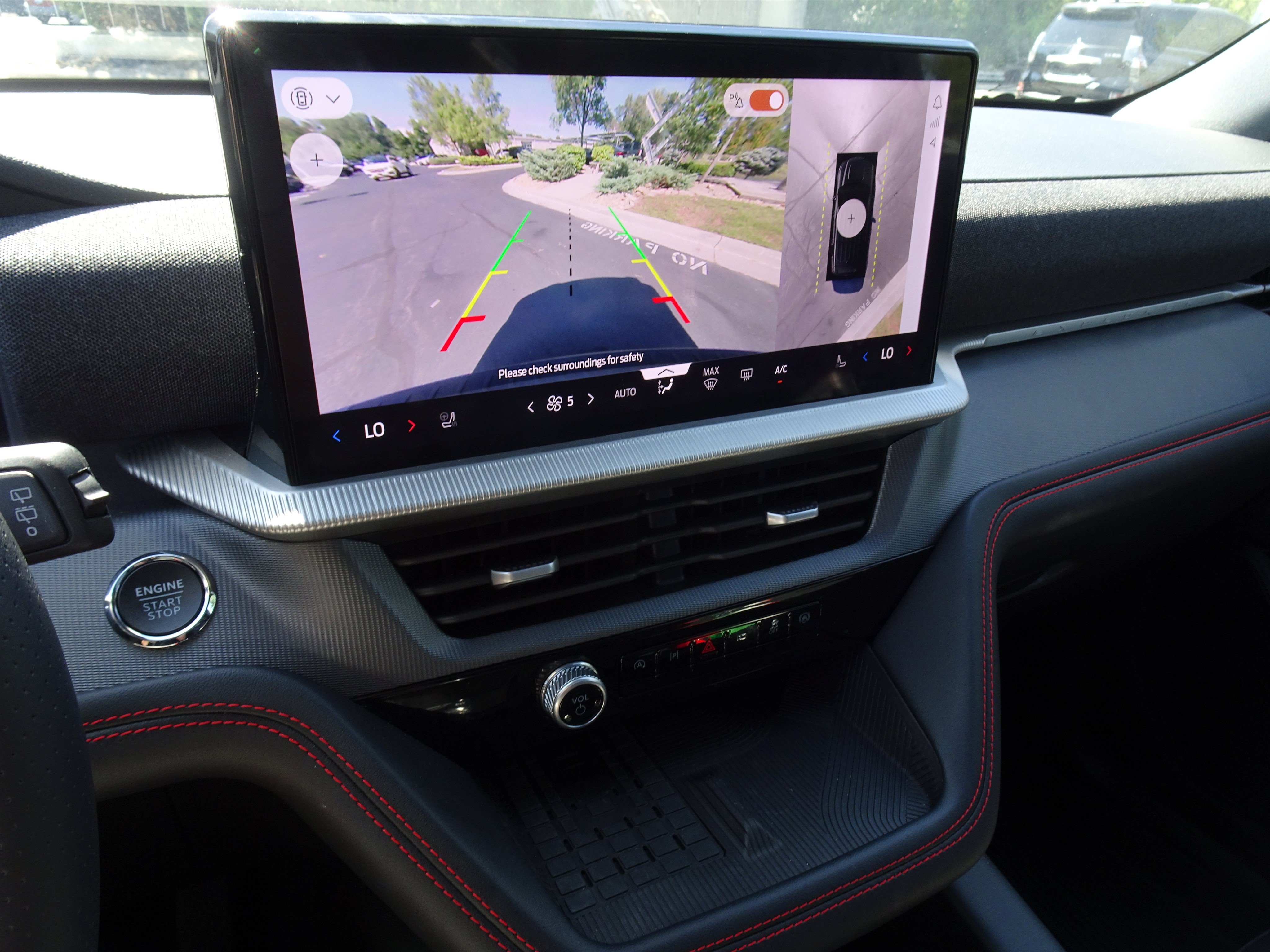 Used 2025 Ford Explorer ST AWD/4WD image 4
