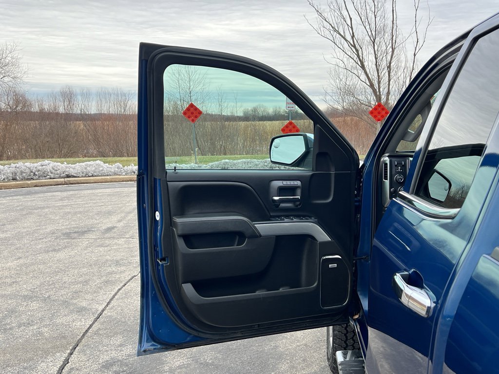 Used 2016 Chevrolet Silverado 2500 LTZ w/ LTZ Plus Package image 12