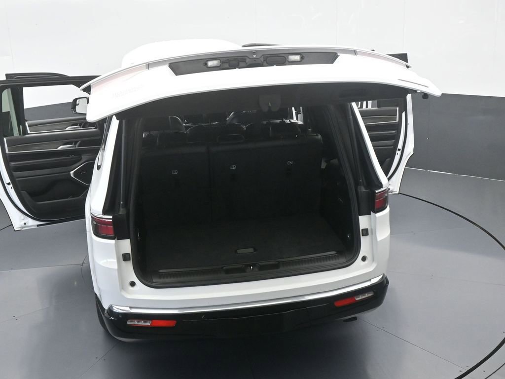 Used 2023 Jeep Wagoneer Series III w/ Preferred Equipment Group image 70