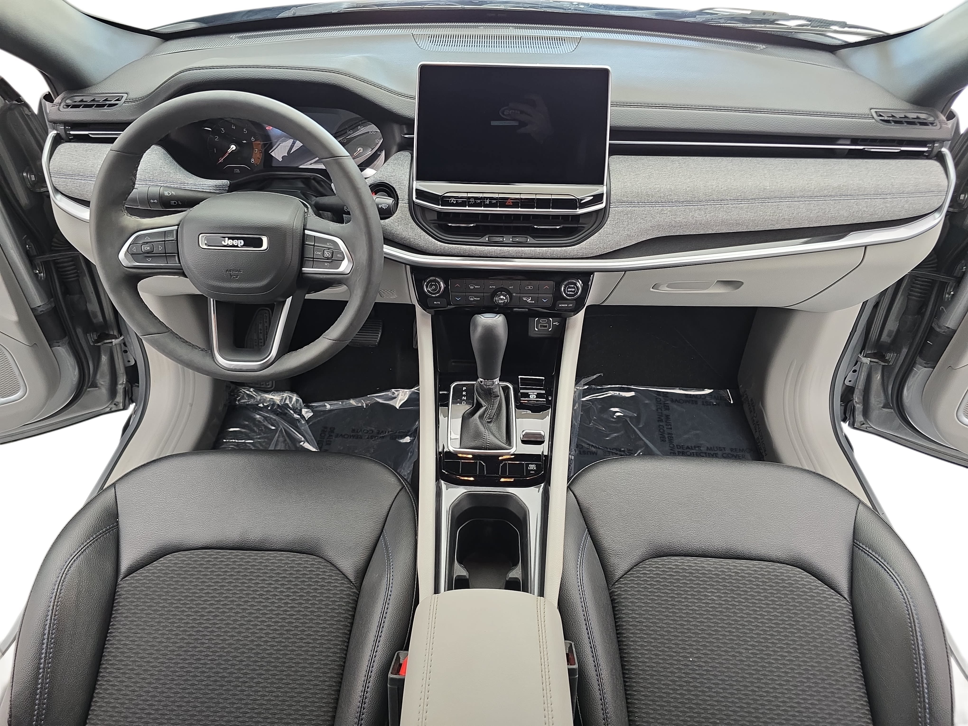 Used 2024 Jeep Compass Latitude w/ Convenience Group AWD/4WD image 9