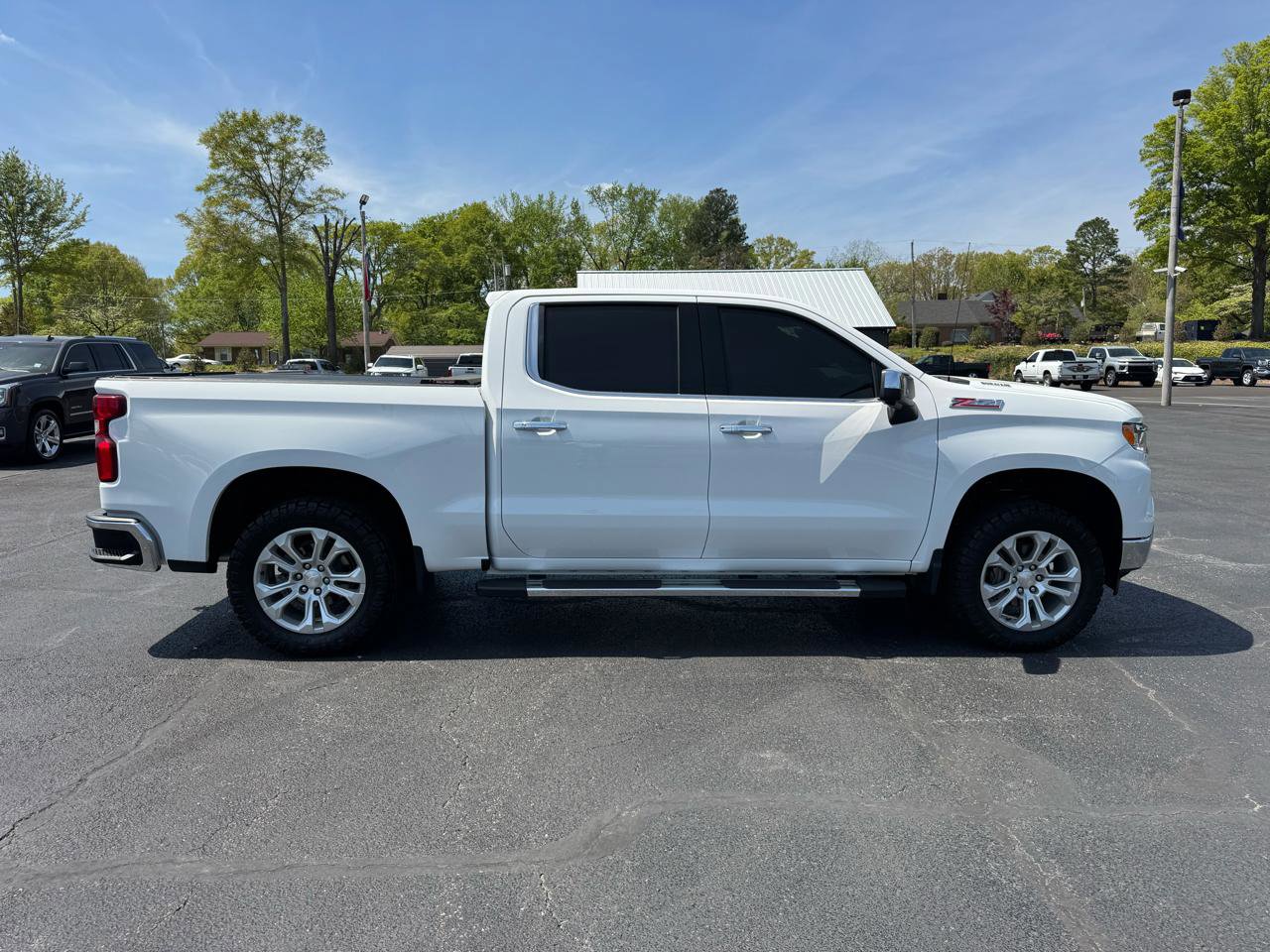 Used 2022 Chevrolet Silverado 1500 LTZ w/ Technology Package AWD/4WD image 5