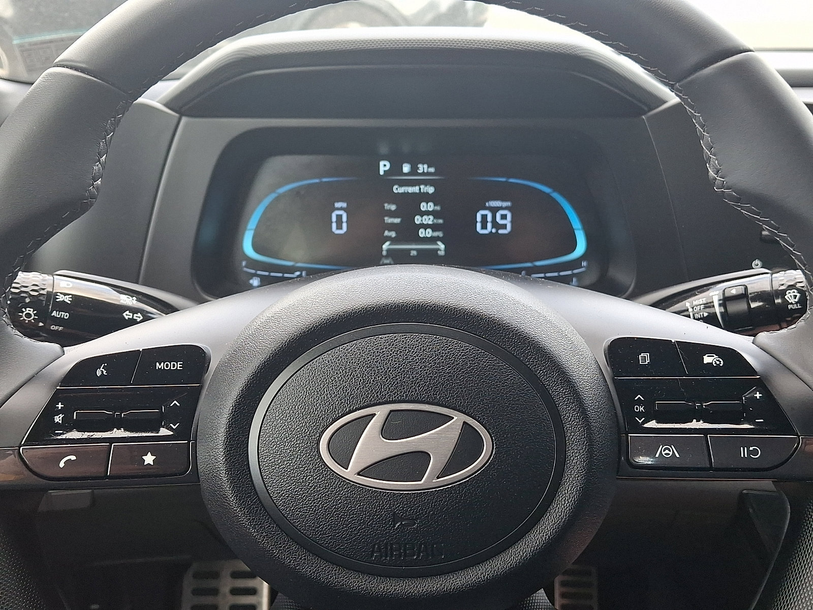 Certified 2025 Hyundai Elantra Sport FWD image 18