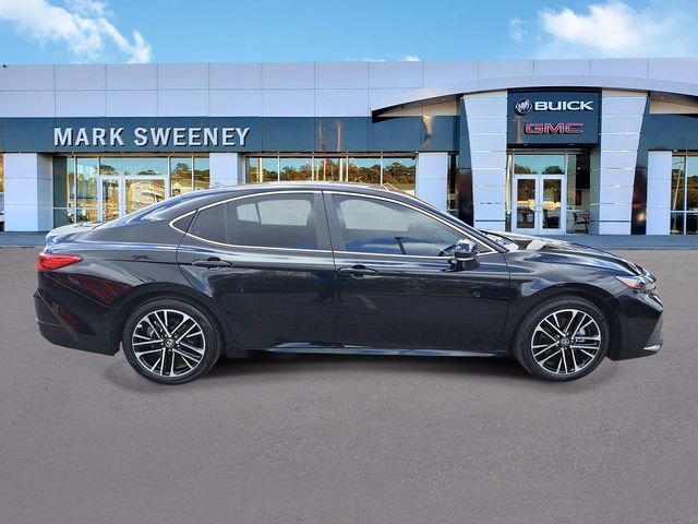 Used 2025 Toyota Camry XLE image 32