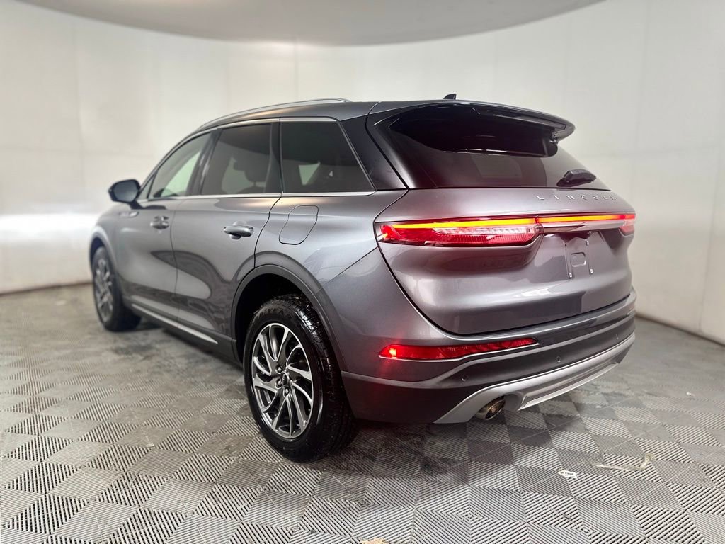 Used 2021 Lincoln Corsair AWD w/ Equipment Group 101A image 4