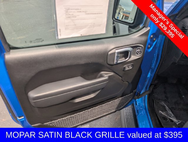 Used 2025 Jeep Wrangler Sport AWD/4WD image 12