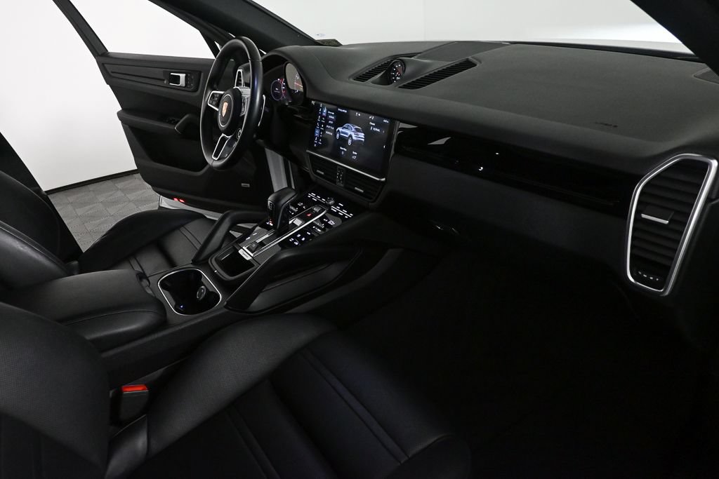 Used 2020 Porsche Cayenne AWD/4WD image 22