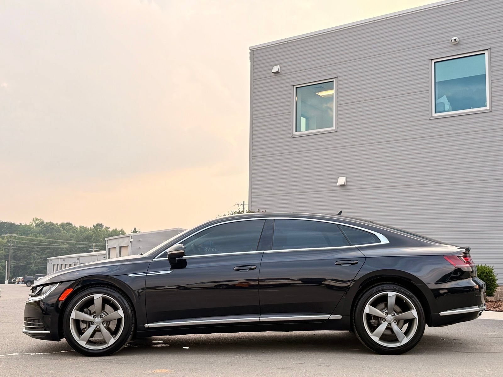 Used 2020 Volkswagen Arteon SE FWD image 13