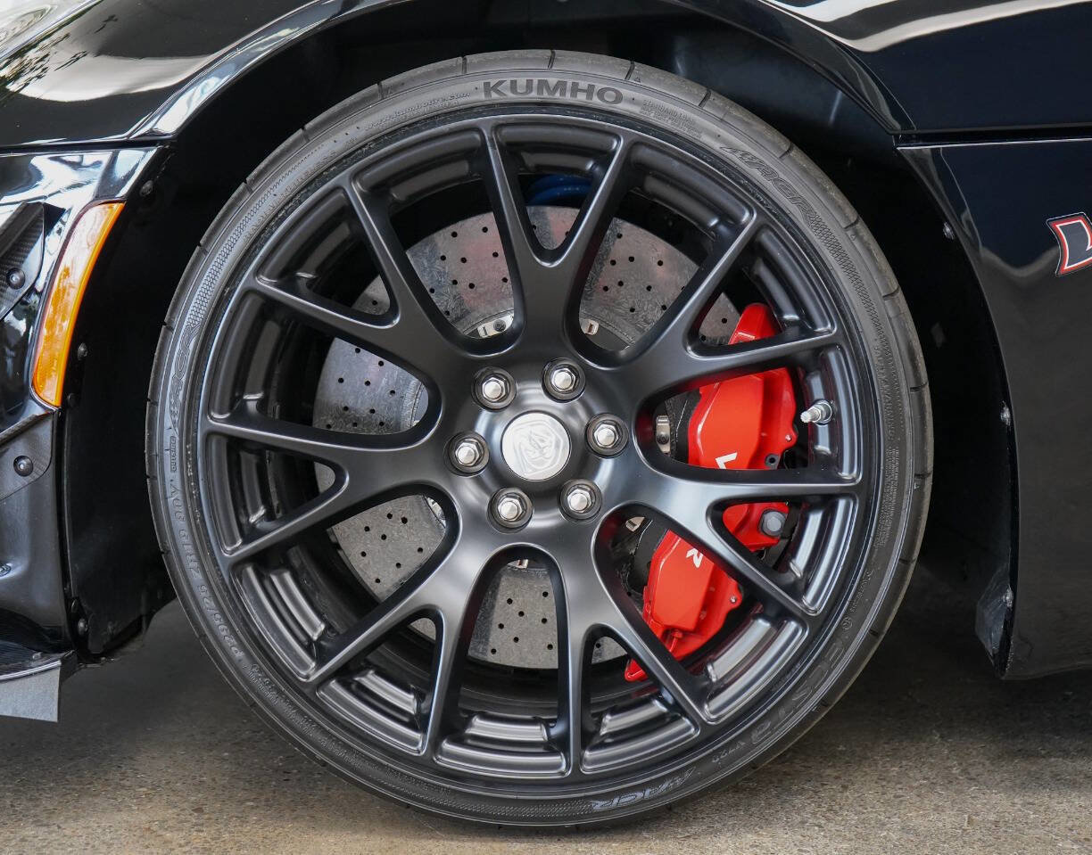 Used 2017 Dodge Viper GTC w/ ACR Package RWD image 18