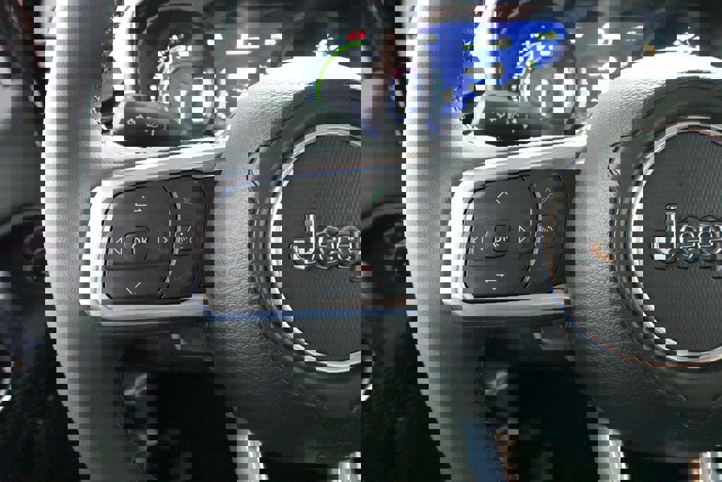 Used 2025 Jeep Wrangler Unlimited Sahara image 11