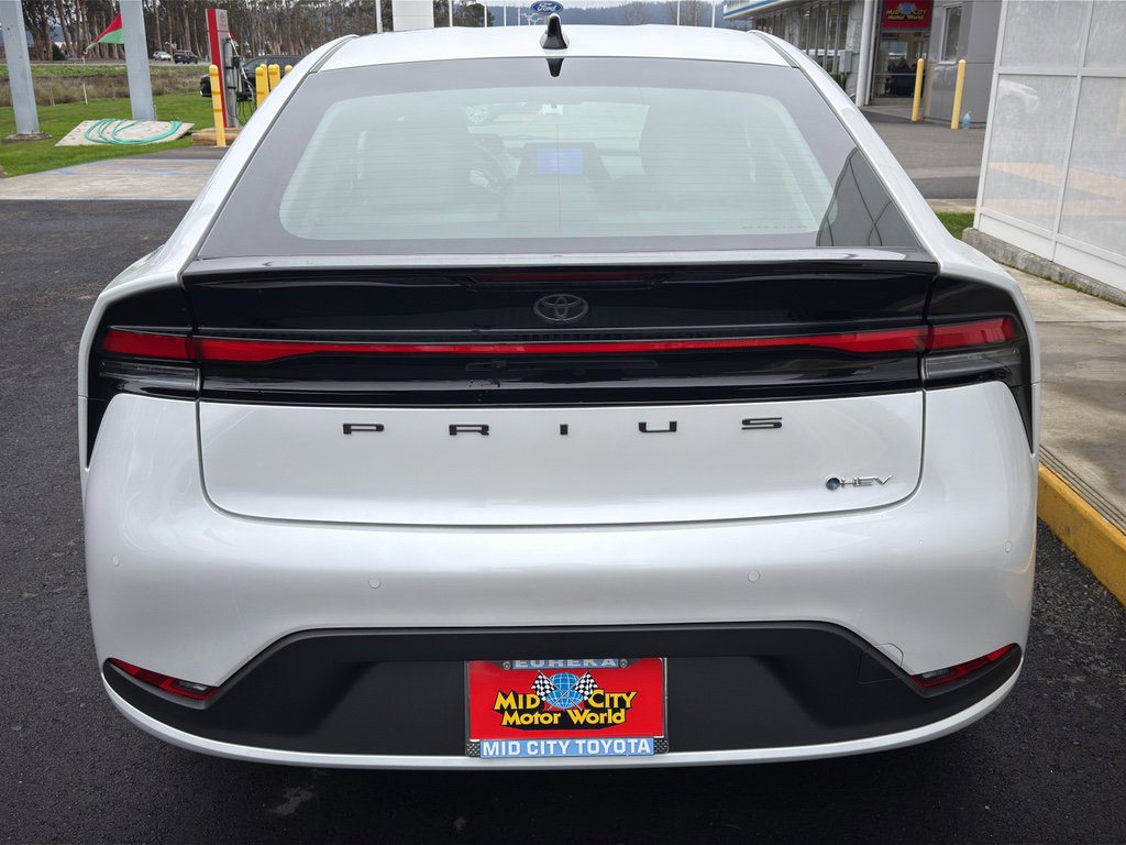 New 2026 Toyota Prius LE image 10