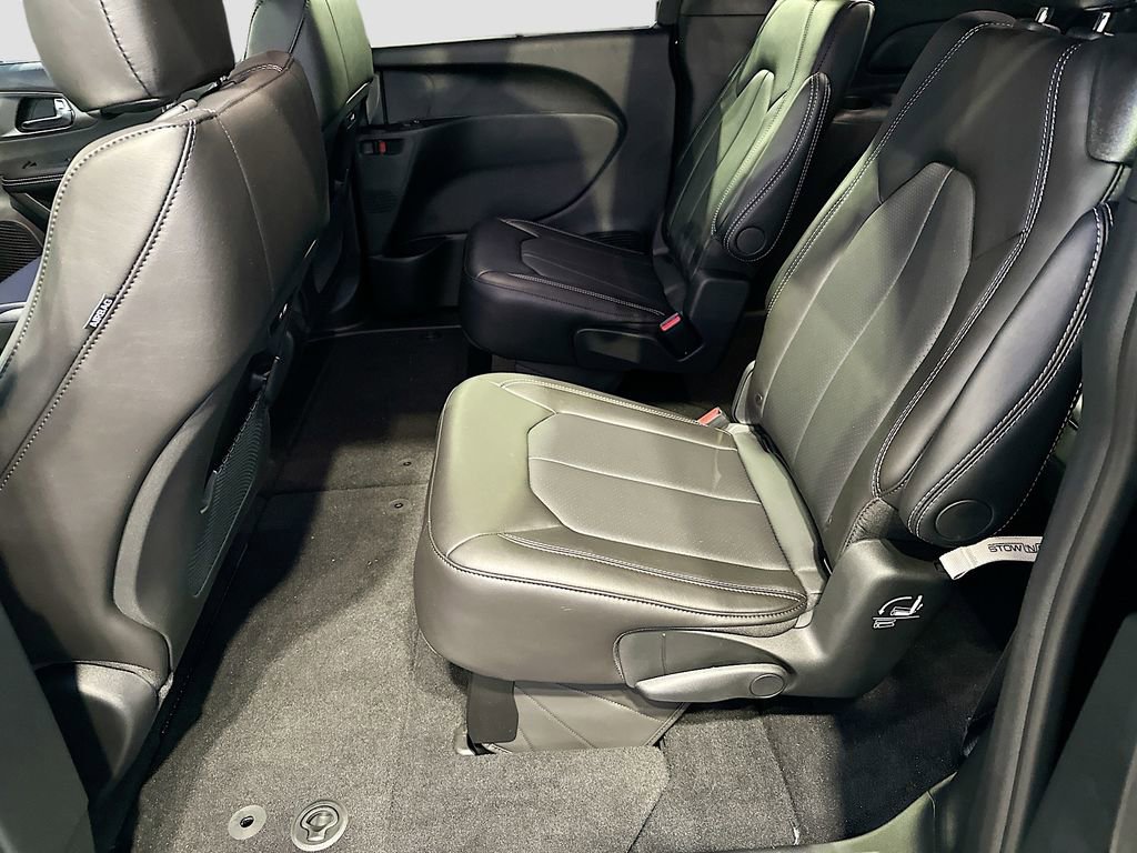 New 2026 Chrysler Pacifica Select FWD image 23