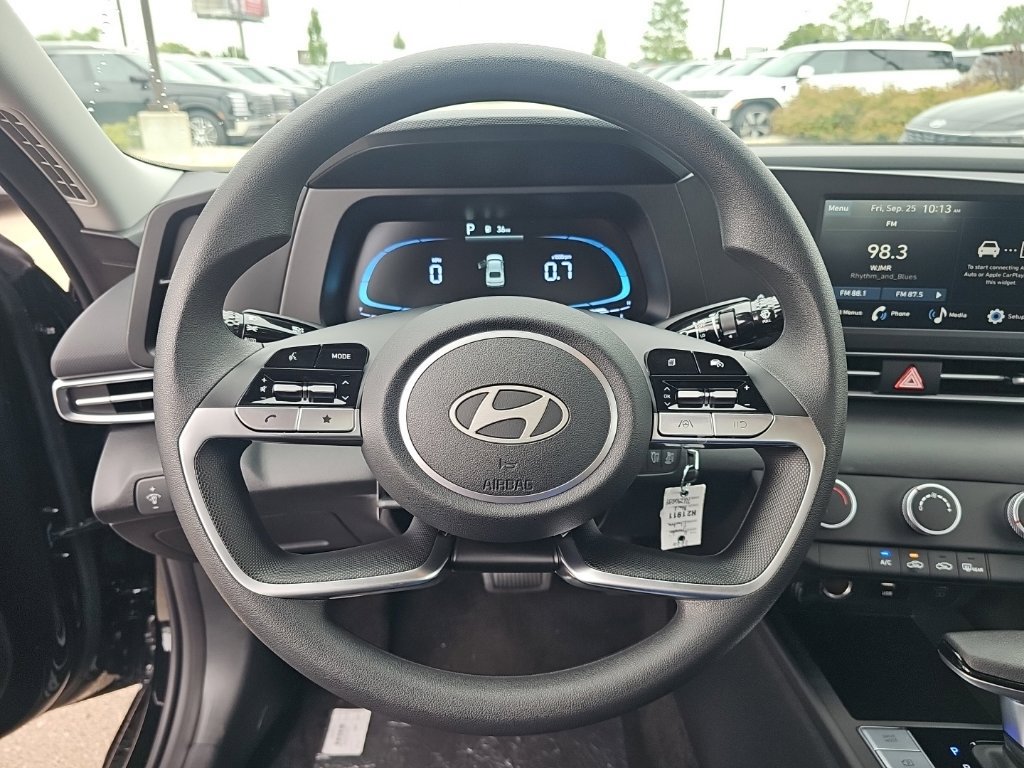 New 2026 Hyundai Elantra SE FWD image 16