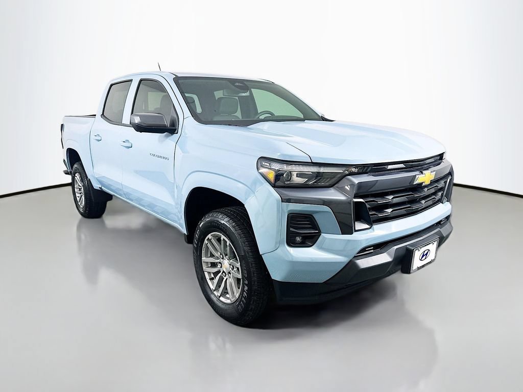 Used 2025 Chevrolet Colorado LT w/ LT Convenience Package RWD image 3