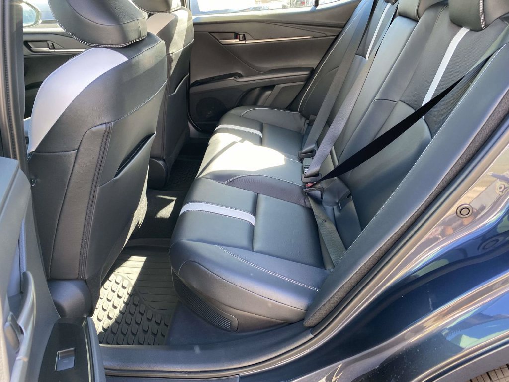 New 2026 Toyota Camry Hybrid FWD image 12