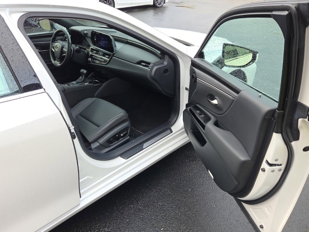 Certified 2024 Lexus ES 350 w/ Premium Package image 19