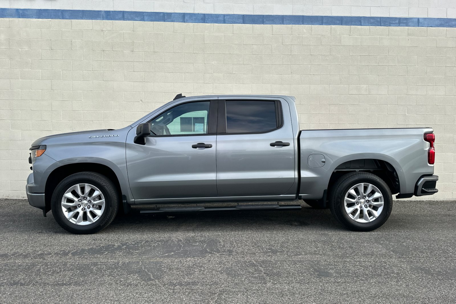 Used 2023 Chevrolet Silverado 1500 Custom RWD image 7