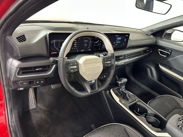 Used 2025 Kia K4 GT-Line image 13