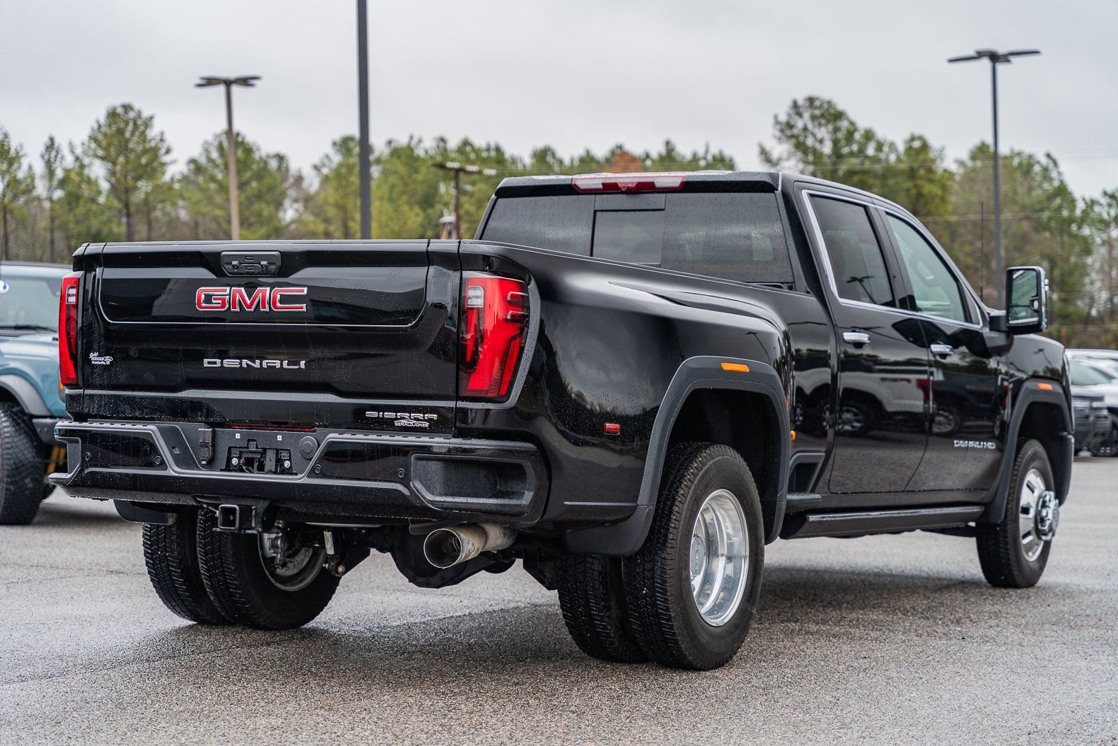 Used 2025 GMC Sierra 3500 Denali w/ Denali Reserve Package image 8