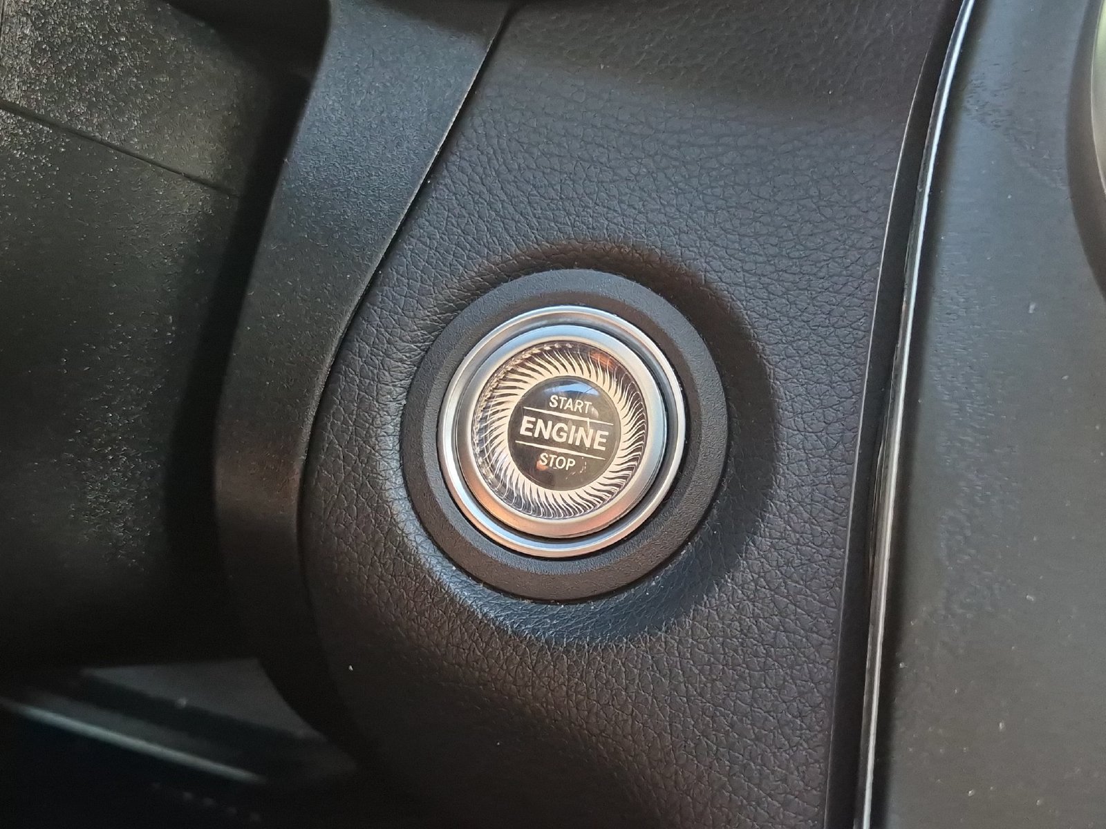 Used 2022 Mercedes-Benz GLC 300 4MATIC image 24