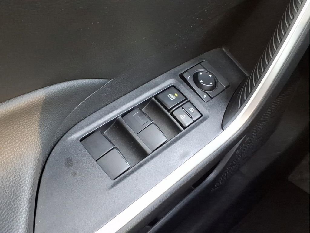 Used 2025 Toyota RAV4 LE FWD image 30