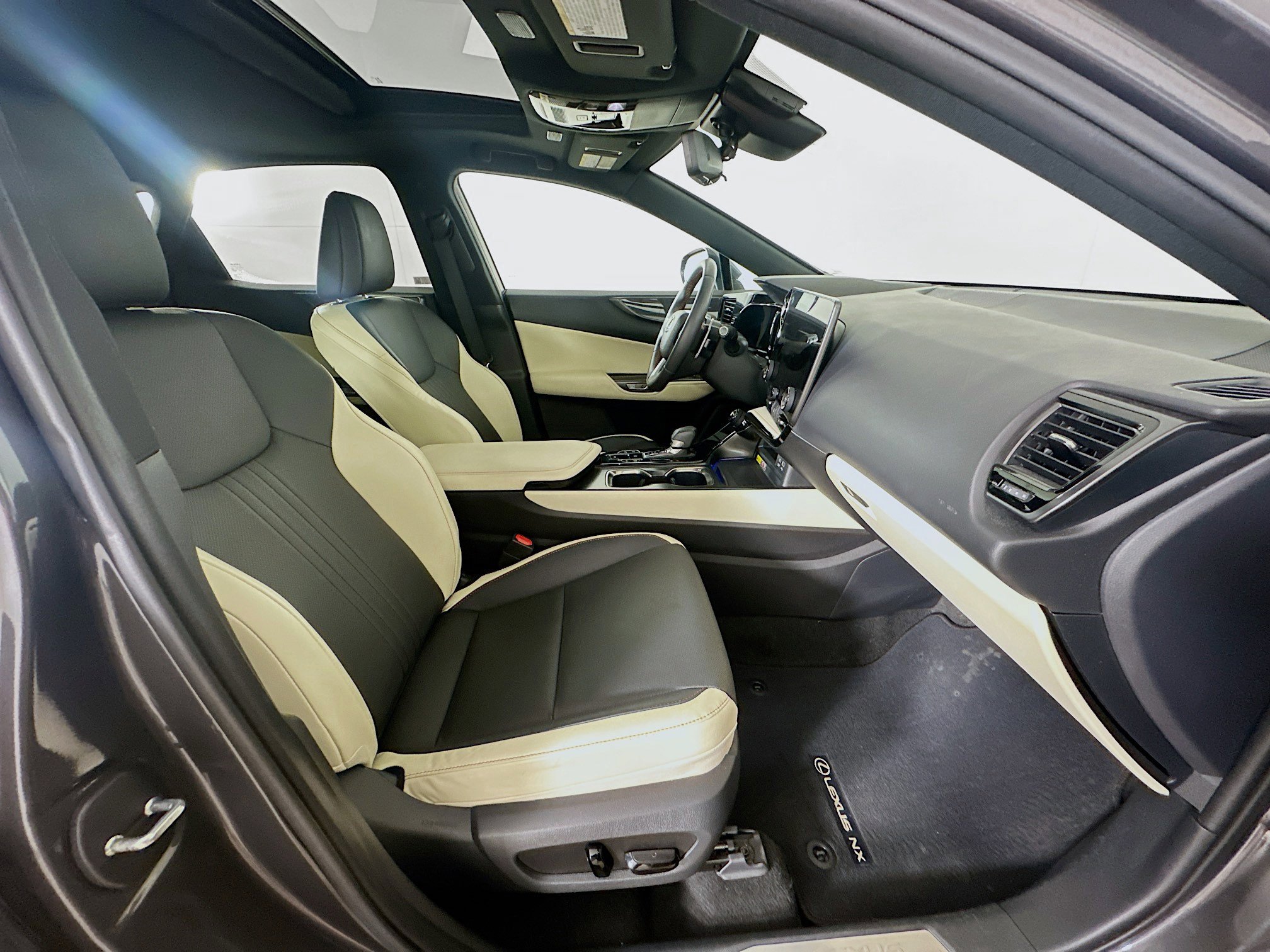 Used 2024 Lexus NX 350 AWD image 32