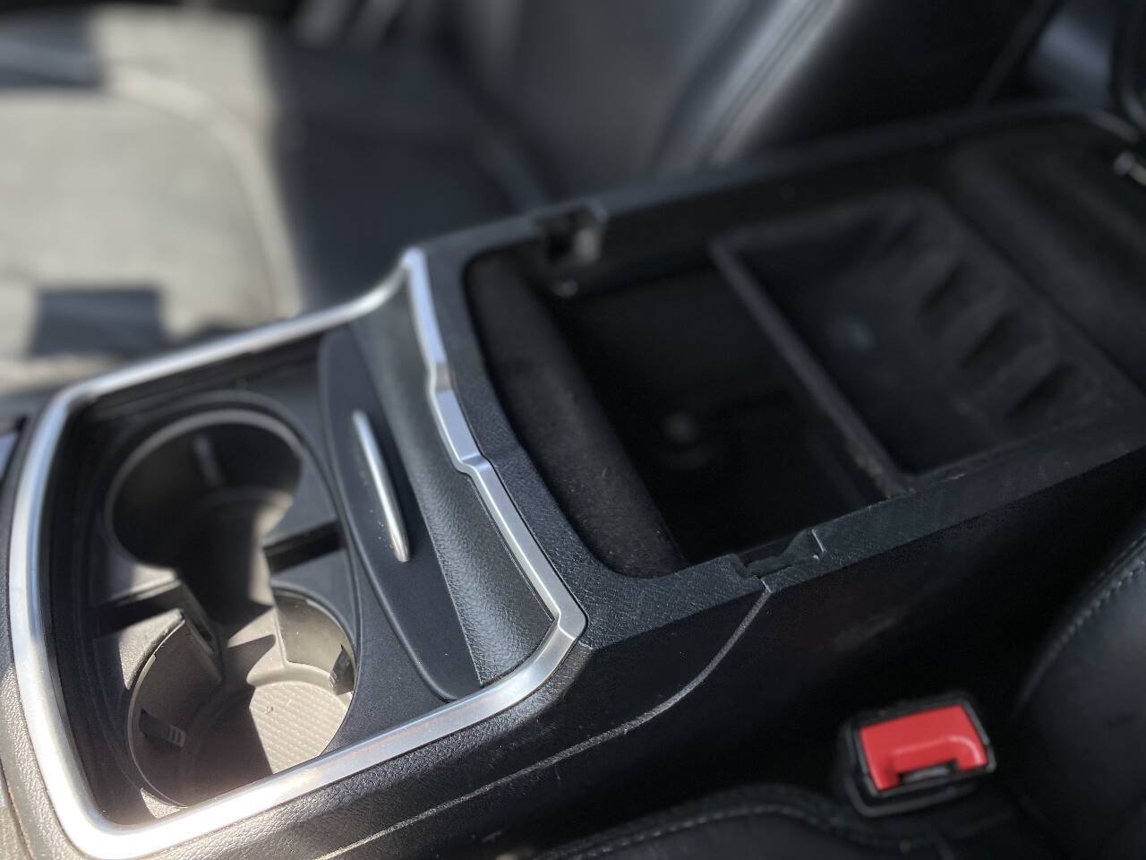 Used 2017 Chrysler 300 Limited RWD image 17