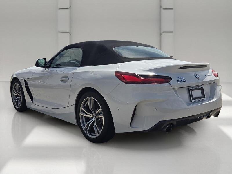 Used 2025 BMW Z4 sDrive30i RWD image 3