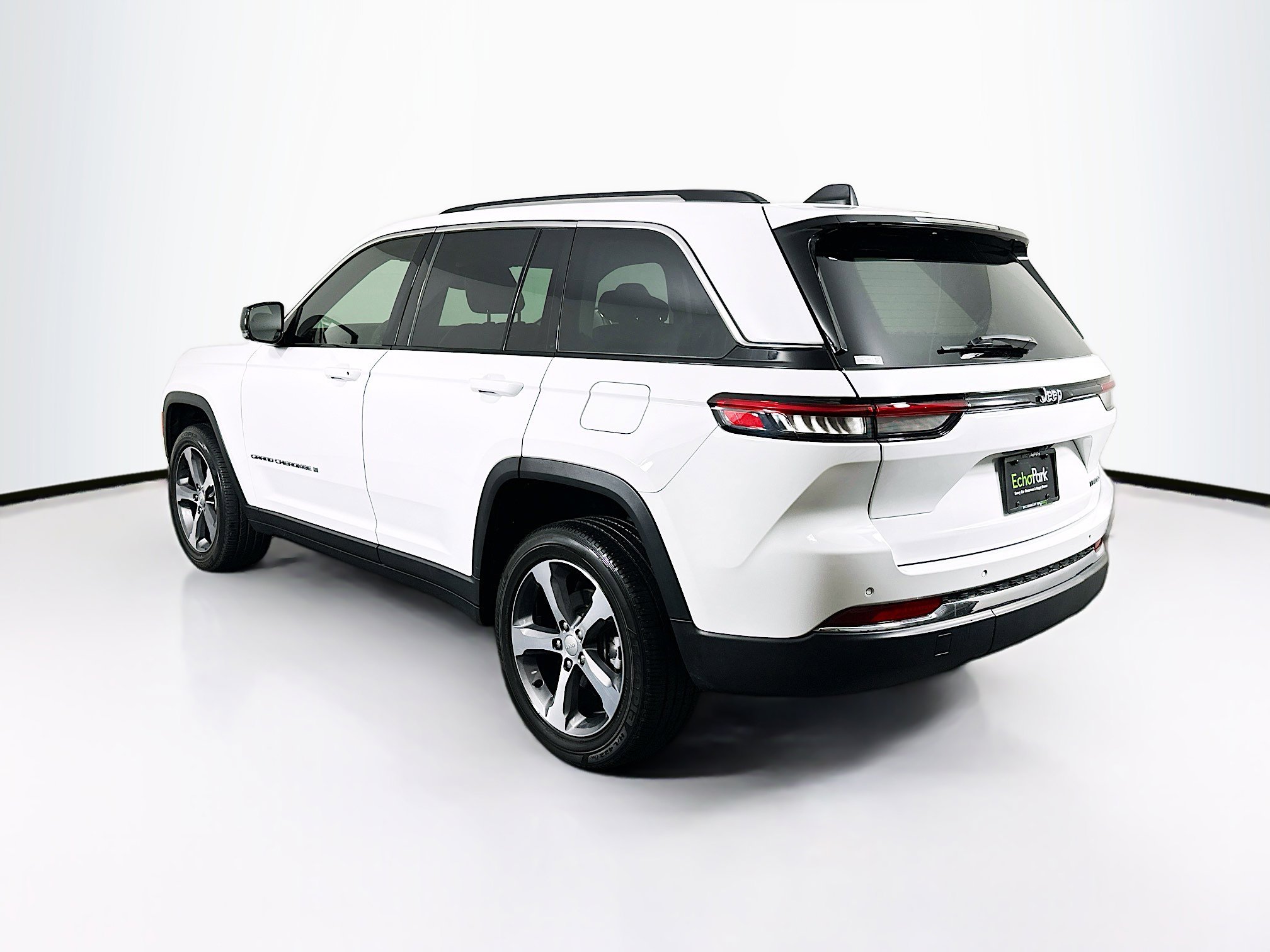 Used 2023 Jeep Grand Cherokee Limited w/ Trailer Tow Prep Group (B) image 5