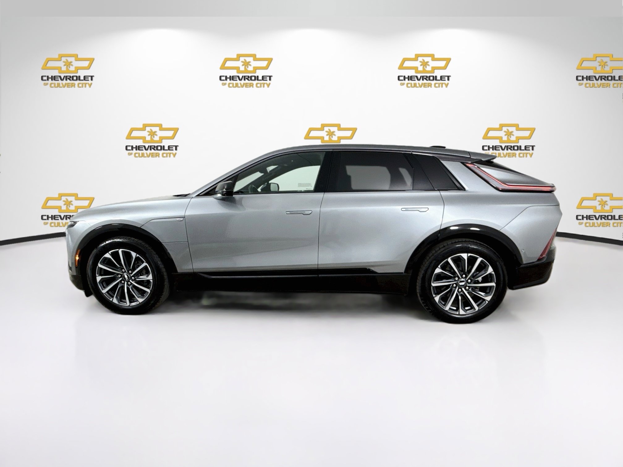 Used 2024 Cadillac Lyriq Sport AWD/4WD image 5