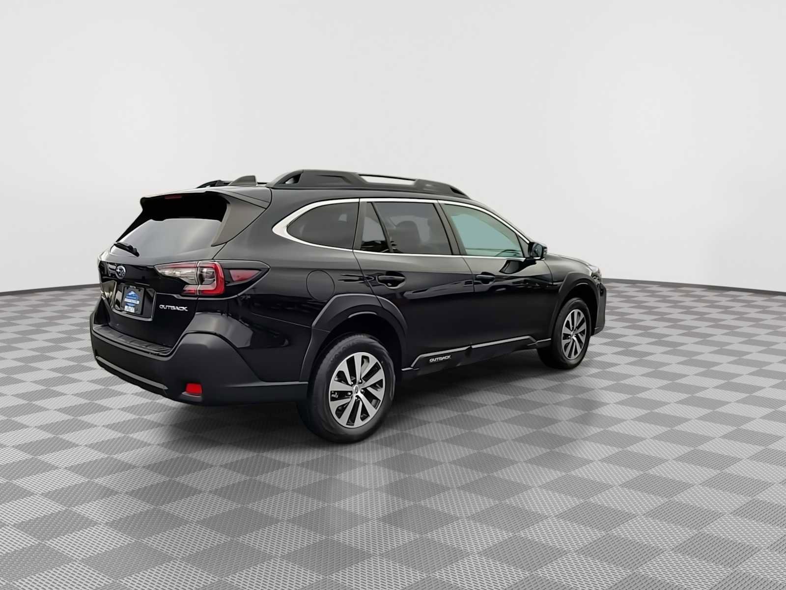 Used 2023 Subaru Outback Premium image 8
