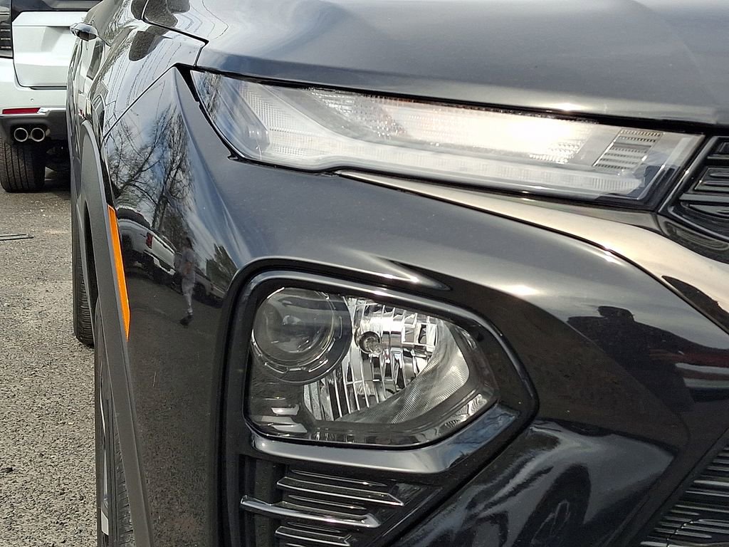 Used 2023 Chevrolet TrailBlazer RS w/ Convenience Package image 34