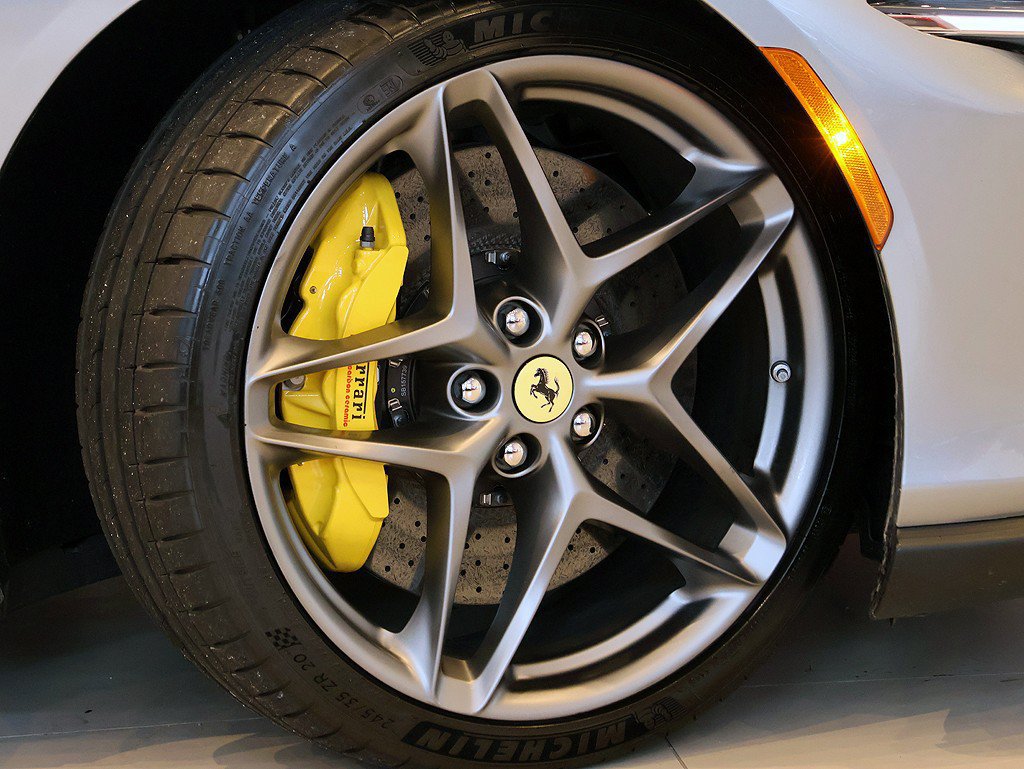 Certified 2026 Ferrari Roma Spider RWD image 16