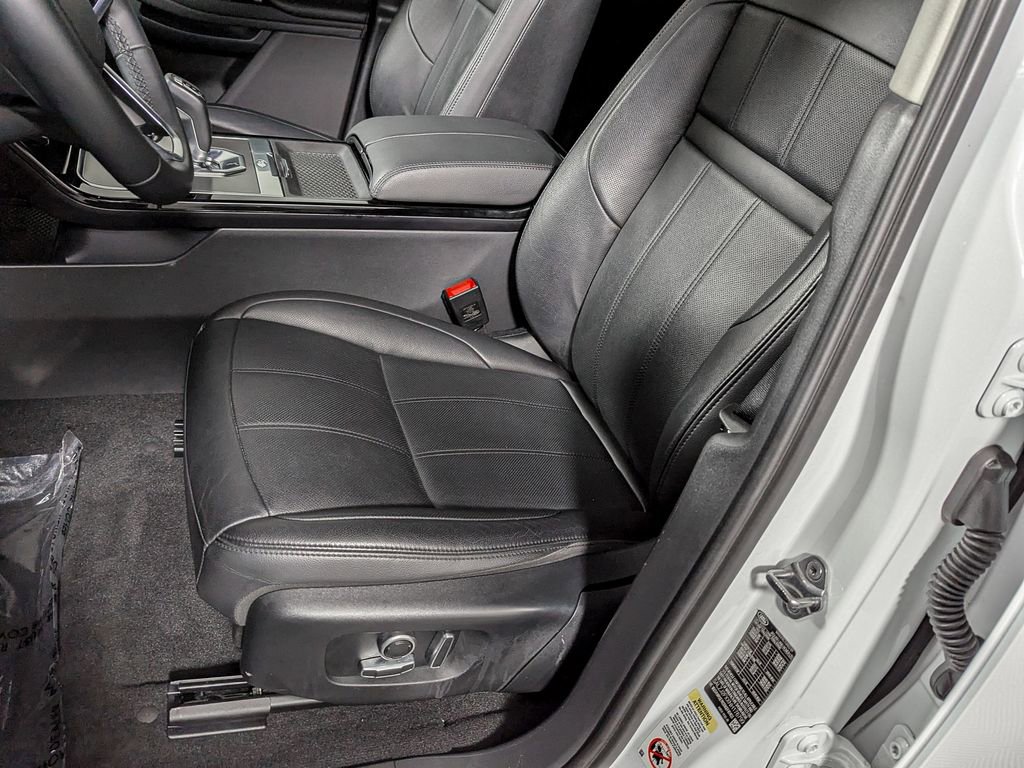 Used 2022 Land Rover Range Rover Evoque S image 16