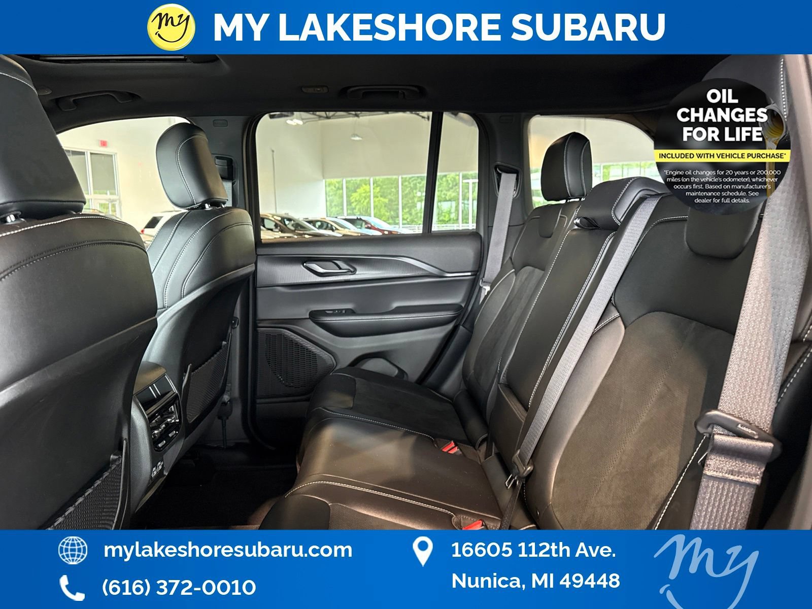 Used 2025 Jeep Grand Cherokee Altitude AWD/4WD image 29