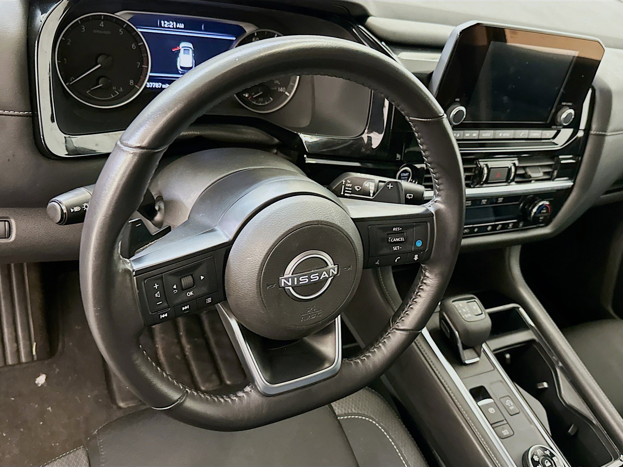 Used 2024 Nissan Pathfinder SV image 18