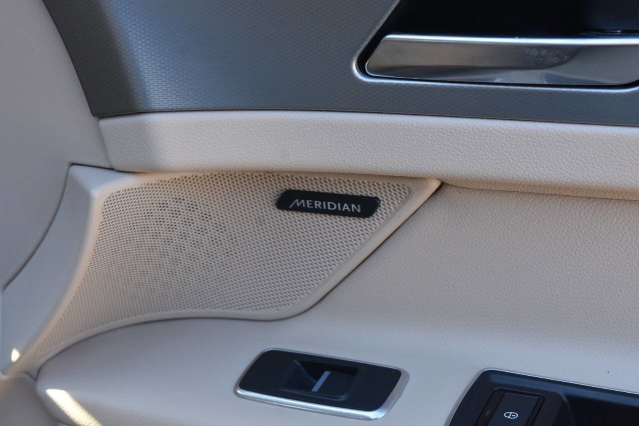 Used 2017 Jaguar XF Premium image 51