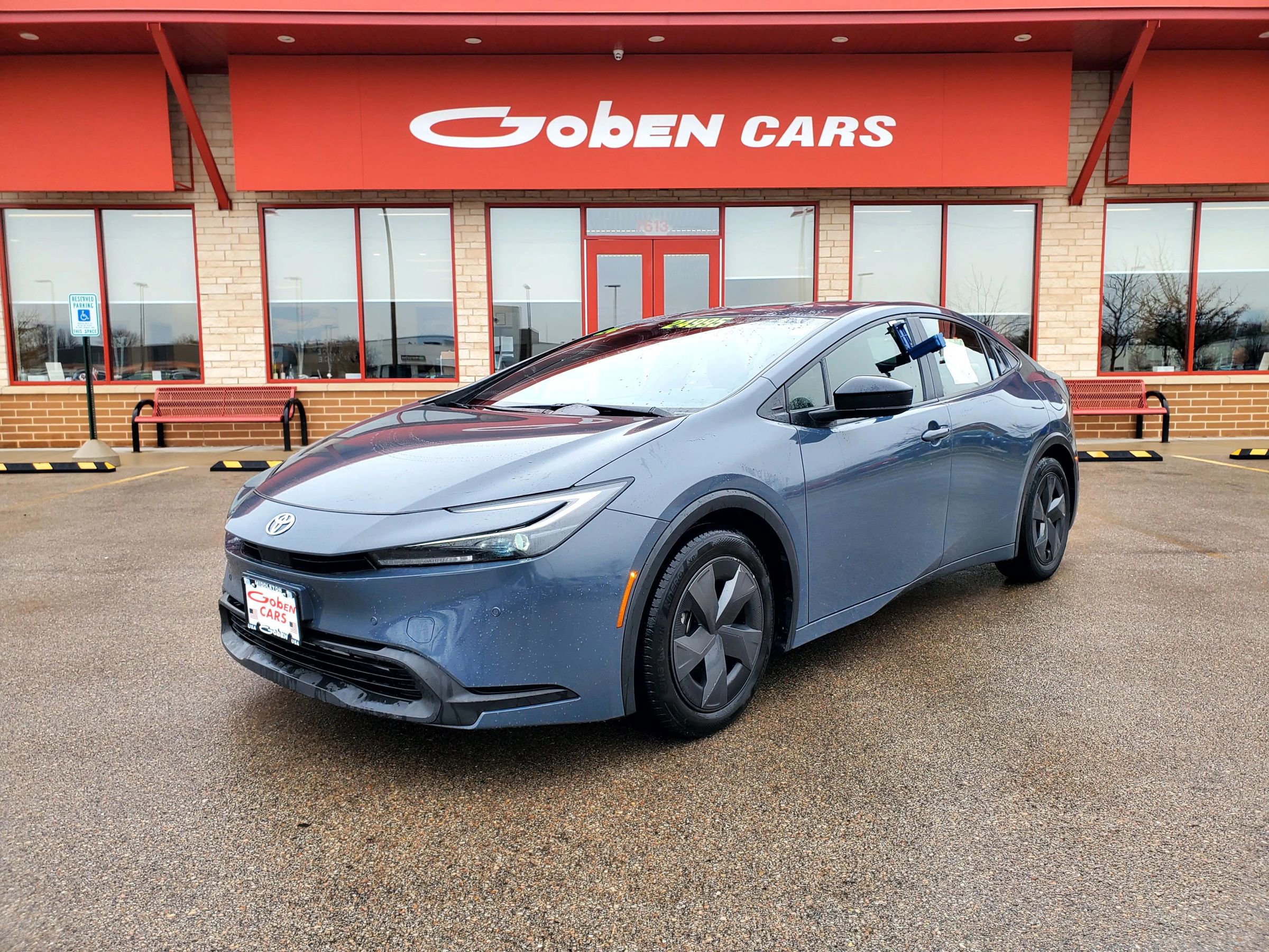 Used 2024 Toyota Prius LE FWD image 1