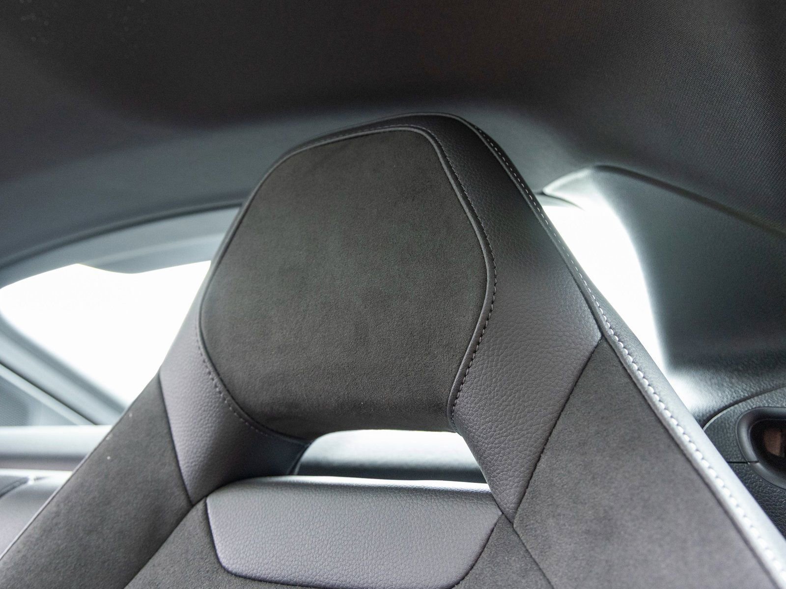 Certified 2025 Porsche Panamera 4 image 43