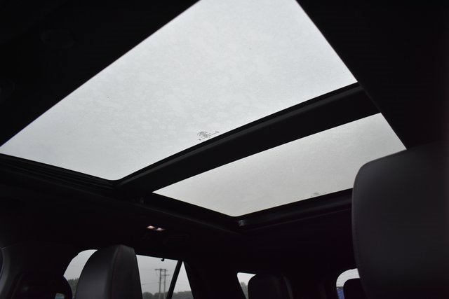 Used 2025 Ford Explorer ST image 37