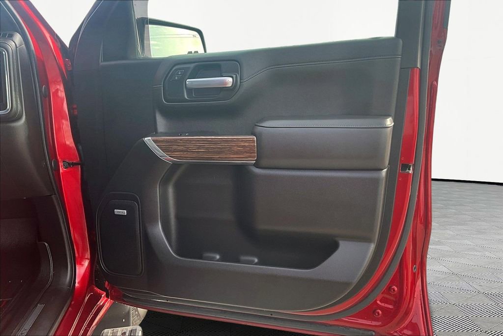 Used 2021 Chevrolet Silverado 1500 High Country w/ Technology Package image 24